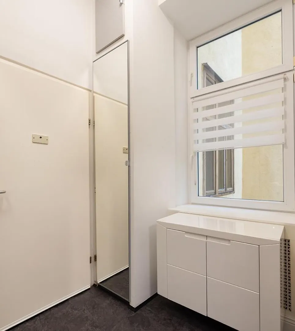 Apartment Neu, Renoviert Und Ruhig, 20 Minuten Ins Zentrum Vienna